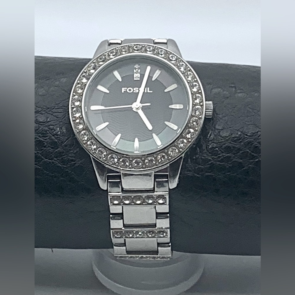 Fossil women’s stainless steel quartz watch. ES2130